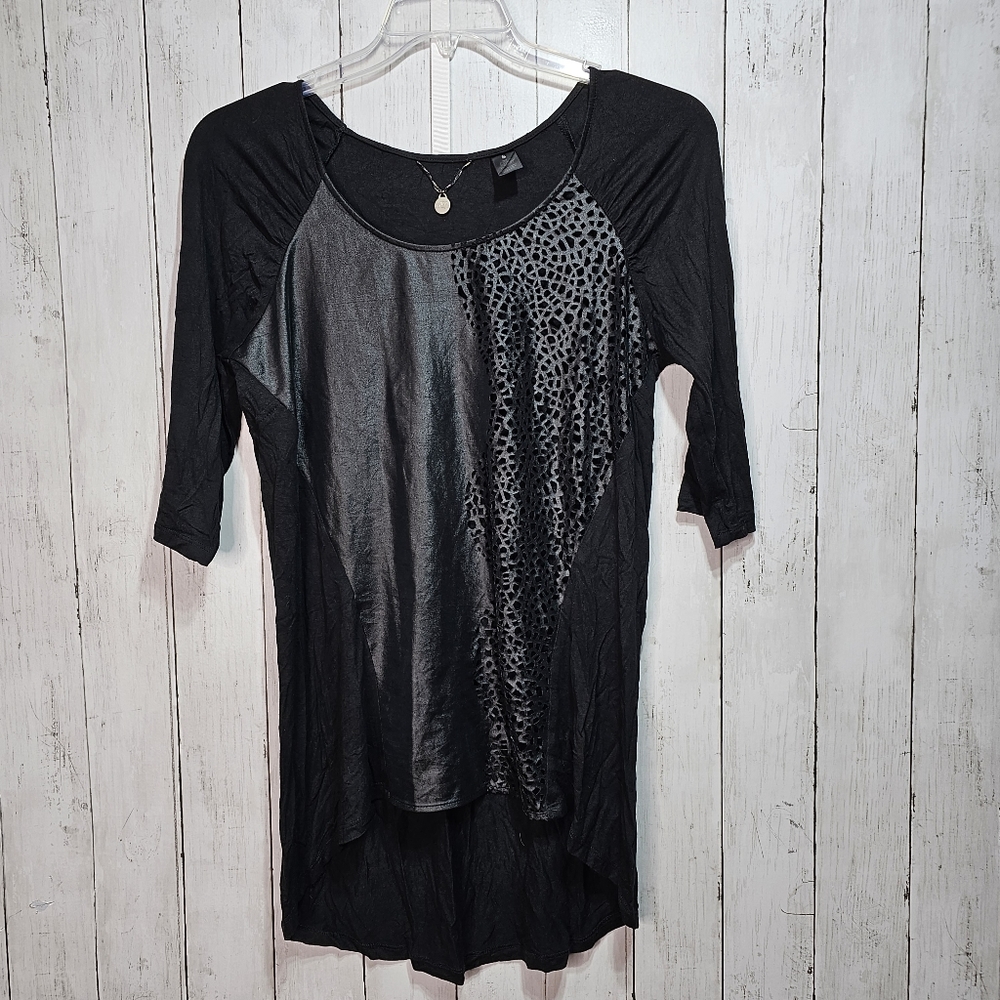 BKE by The Buckle Boutique Black Faux Leather Breakaway Laser Cutouts Size Small